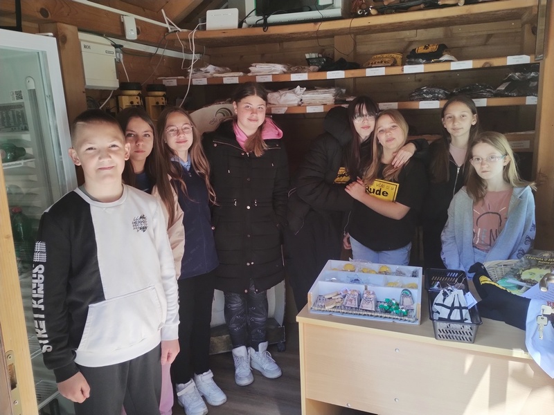 Prodaja suvenira UZ Bergmani