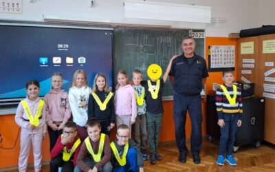 Posjet prometnog policajca učenicima 1. razreda